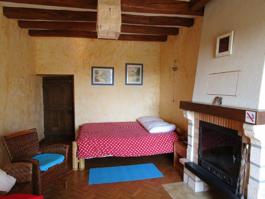 Gite Le Bourgneuf Fresnay-sur-Sarthe Exterior photo